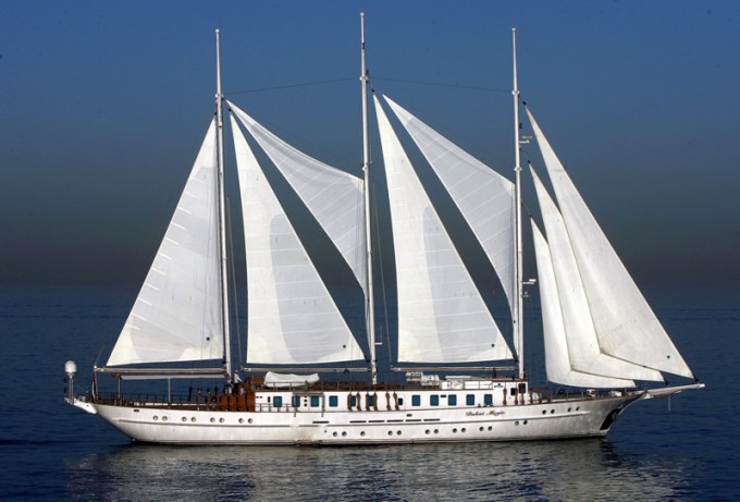 Yacht DUBAI MAGIC - Image by Platinum Yachts